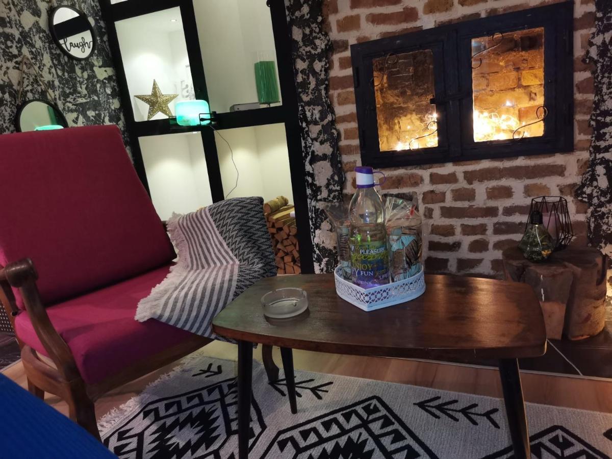 Studio Apartman Black & White Centar Sarajevo Free Parking Εξωτερικό φωτογραφία