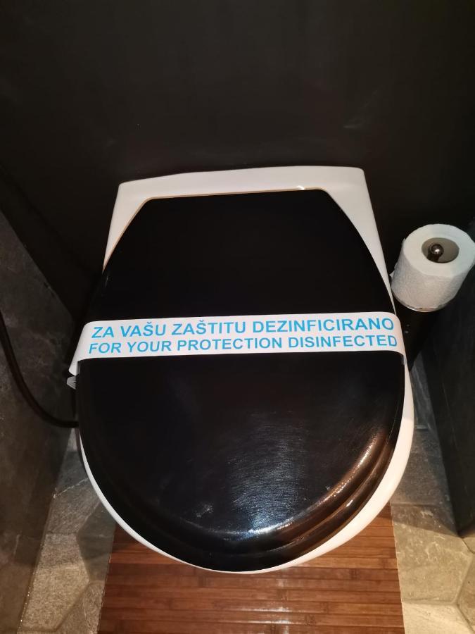 Studio Apartman Black & White Centar Sarajevo Free Parking Εξωτερικό φωτογραφία