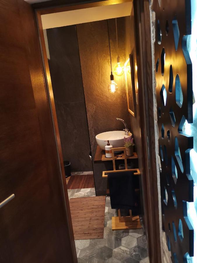 Studio Apartman Black & White Centar Sarajevo Free Parking Εξωτερικό φωτογραφία