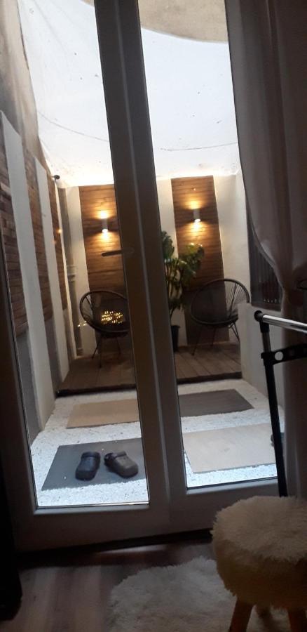 Studio Apartman Black & White Centar Sarajevo Free Parking Εξωτερικό φωτογραφία