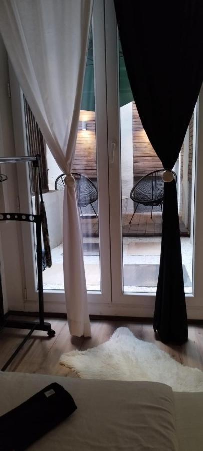 Studio Apartman Black & White Centar Sarajevo Free Parking Εξωτερικό φωτογραφία