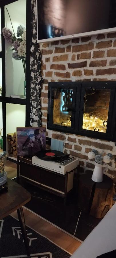 Studio Apartman Black & White Centar Sarajevo Free Parking Εξωτερικό φωτογραφία