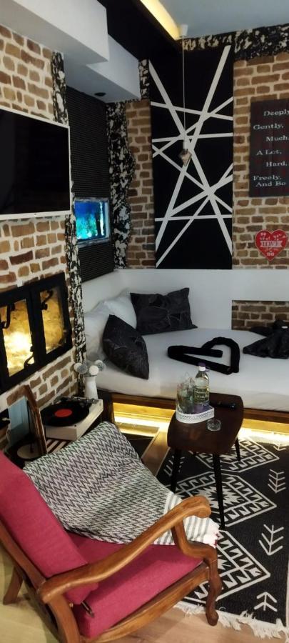 Studio Apartman Black & White Centar Sarajevo Free Parking Εξωτερικό φωτογραφία