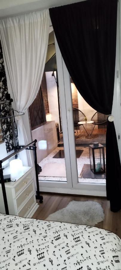 Studio Apartman Black & White Centar Sarajevo Free Parking Εξωτερικό φωτογραφία